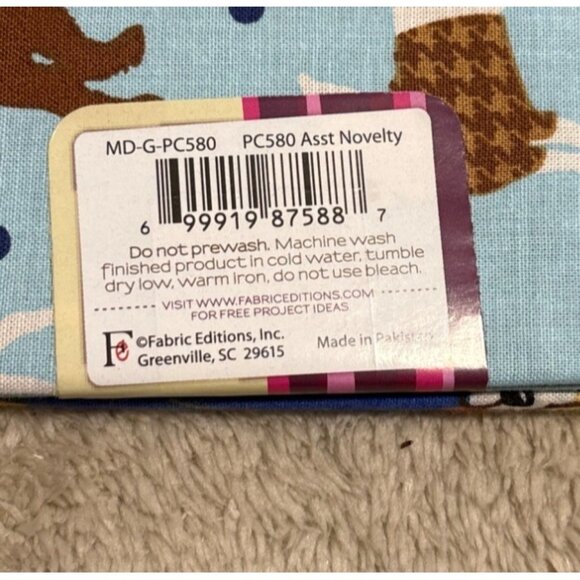 Dog Themed Fat Quarters Cotton 18" X 21" Set Of 4 - Picture 7 of 9